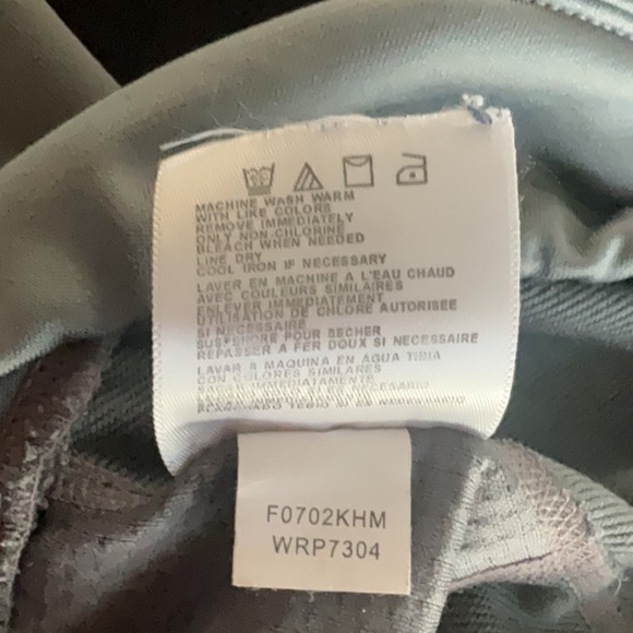 New Balance  Stylish Gray Wide-Leg Pants  ETC - Picture 6 of 6